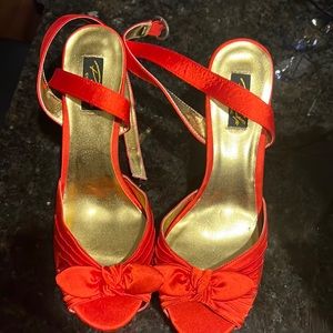 4’ inch high heel shoes. Size 11. Shoe runs small. Fit just right for a size 10